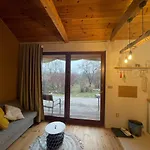 Feriehus Small House With A Garden In The Heart Of Slavkov