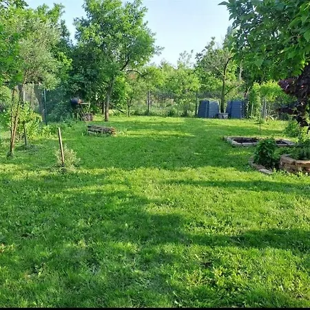Nyaraló Small House With A Garden In The Heart Of Slavkov *