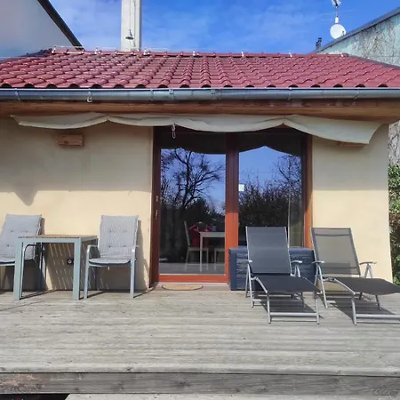 Nyaraló Small House With A Garden In The Heart Of Slavkov
