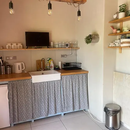 Small House With A Garden In The Heart Of Slavkov 펜션