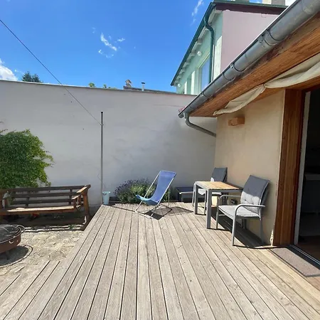 Small House With A Garden In The Heart Of Slavkov 슬래코브유브루나